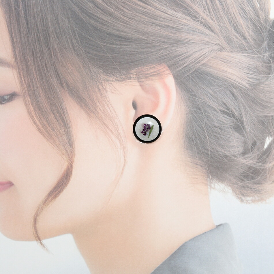 カン無し 丸皿 8mm イヤリング シルバー 着用イメージ画像