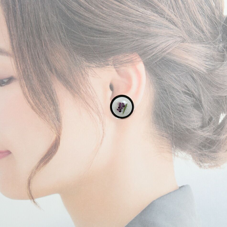 カン無し 丸皿 8mm イヤリング シルバー 着用イメージ画像