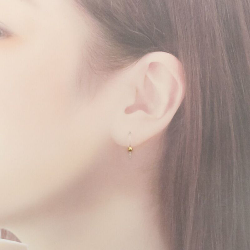 珠付き 樹脂 ピアスフック ゴールド 着用イメージ