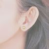 お椀皿 6mm ピアス ゴールド 着用イメージ