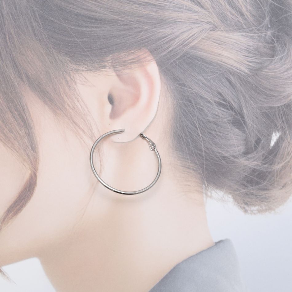 フープピアス B 40mm シルバー 着用 イメージ画像