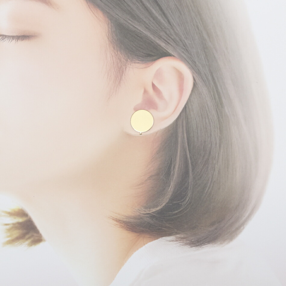 カン無し イヤリング 15mm ゴールド 着用イメージ
